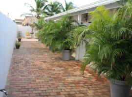 Dancing Iguanas, hotel in Oranjestad