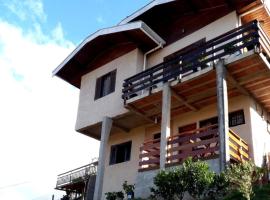 Casa de Boneca，位于坎波斯杜若尔当的酒店