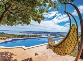 Amazing Home In Jablanac With Outdoor Swimming Pool, hotel u gradu 'Jablanac'