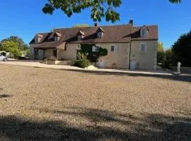 Retraite paisible avec cheminée, étang privé et chalet près du Mans - FR-1-410-382