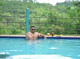 Jana Sri Lanka Villa For 20 Members, ξενοδοχείο με πισίνα σε Ingiriya