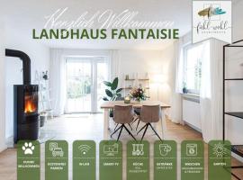 Ferienhaus Fantaisie - Wohnen nahe Schlosspark -Stadtgrenze Bayreuth für 1-5 Pers, Hunde willkommen, voll eingezäunt, Hotel in Eckersdorf