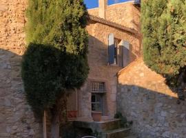 Maison de caractère au coeur de la Provence – hotel w mieście Robion en Luberon