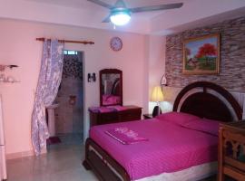 Guest-House alquiler, hotell i Santo Domingo