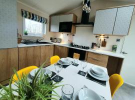 View point lodge, holiday home in Newton on the Moor
