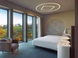 Hyatt Place Zurich Airport the Circle、にあるチューリッヒ空港 - ZRHの周辺ホテル