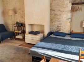 Au bois radieux - option massage: Bellême şehrinde bir ucuz otel