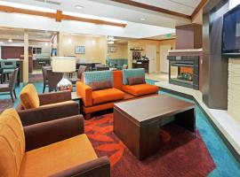 Residence Inn Boulder Longmont, hotel con estacionamiento en Longmont