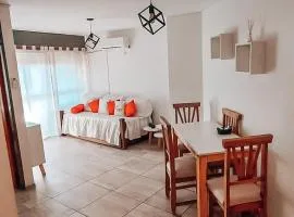 Departamento céntrico LA CAÑADA con BALCÓN a metros de la PEATONAL de la ciudad