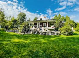 Gorgeous Home In Laholm With Kitchen, semesterhus i Laholm