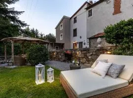 Rio delle Fate, a Fairytale Home along the Stream in Vorno, Lucca