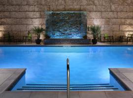 SpringHill Suites by Marriott San Antonio Northwest at The RIM – hotel z basenem w mieście Dominion