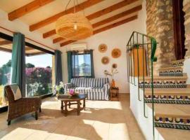 Private apartment ' Estufa' with a beautiful view, hotel in Teulada