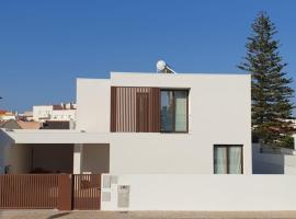 Villa Algarve, rumah liburan di Alcantarilha