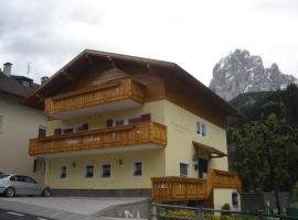 Garni Ossi, hotell i Santa Cristina in Val Gardena