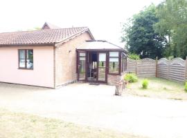 The Catkins, Grove flock farm, hotel with parking in Diss