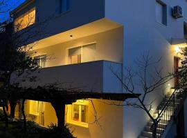 Apartments Curnić, hôtel à Jesenice