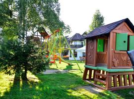 Natura Family Resort, hotel en Avrig
