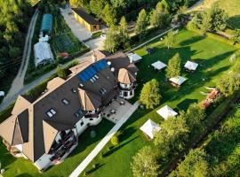 Natura Family Resort, hotel in Avrig