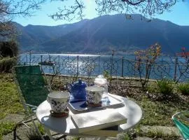 Island Garden - Ossuccio, Tremezzina by LoveComo