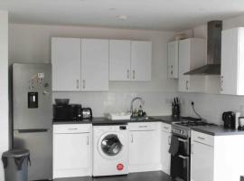 Lovely one bedroom apartment with balcony, alojamiento en Forest Hill