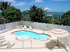 Private Estate Pool Ocean View 20 minutes to Key West, viešbutis mieste Summerland Key
