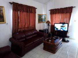 Secure Gated1BR Home in Caribbean Estate, alquiler vacacional en Portmore