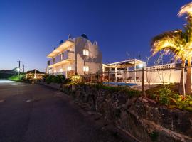 Crystal Villa ikema, hotell nära Cape Nishi Hennazaki, Miyako-jima