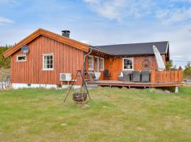Awesome Home In Leira I Valdres With Sauna And 3 Bedrooms，Leira的度假住所