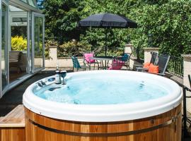Acorns with own hot tub, romantic escape, close to Lyme Regis, appartement in Uplyme