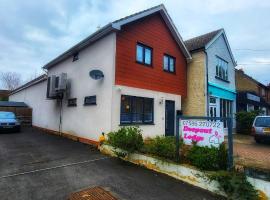 Deepcut Lodge Bed & Breakfast, παραθεριστική κατοικία σε Camberley