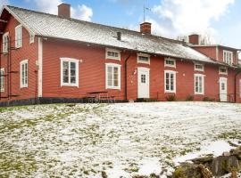 Amazing Apartment In Orrefors With Jacuzzi, Wifi And 2 Bedrooms, hotel na may jacuzzi sa Orrefors