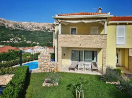 Ferienhaus mit Meerblick & Pool in Baška - Villa-Planina, koča v mestu Baška