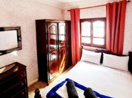 2 bedrooms flat and rooftop, hotel in Taghazout