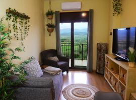 Grace, apartamento con terraza y vistas, apartment in Talarn