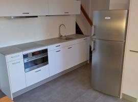 2 1/2 Zimmer Ferienwohnung, apartamento em Erlach