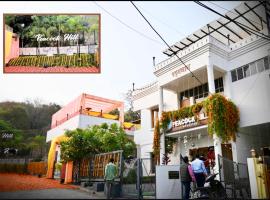 PEACOCK HILL HOMESTAY, hotel i Bhopal