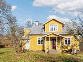 Lovely Home In Fridlevstad With Wifi