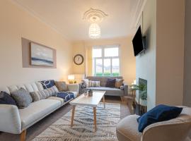 Hope House Chester Sleeps 6 by Heritage Stays: Hough Green şehrinde bir daire