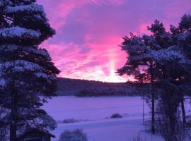 Lovely house with a beautiful view in Jokkmokk, מלון עם חניה ביוקמוק