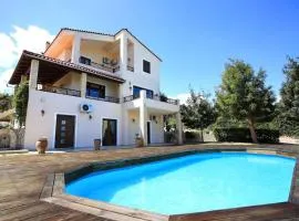 Sofia's Sunny Home + Private Pool + Gym