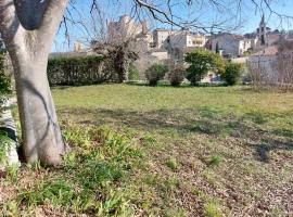 Le Gite: Labastide-de-Virac şehrinde bir tatil evi