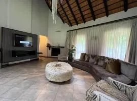 Rifumo Luxury Villa in Kruger Park Lodge