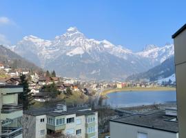 Wunderstay Alpine 401 Chic Studio with Mountain view, apartemen di Engelberg