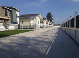 PPN Garden Resort, casa de campo em Suwannaphum