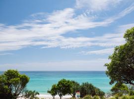 At Waves Unit 9, παραλιακό ξενοδοχείο σε Point Lookout