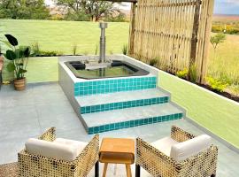 HAVANA VILLA - Pretoria East Luxury Villa: Pretoria şehrinde bir tatil evi