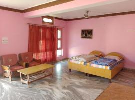 PARAS HOTEL, hotel i Uttarkāshi