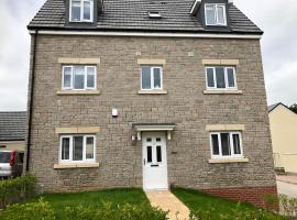 4 bedroom luxurious detached home, hotel in Liskeard