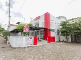 RedDoorz Syariah near GOR Bung Karno Nganjuk, goedkoop hotel in Nganjuk